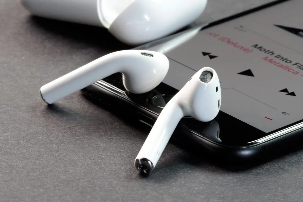 Беспроводные наушники AirPods для любых iPhone App-2334 хит продаж